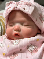 Lalka Reborn 46 cm – śpiąca dziewczynka z miękkiego silikonu