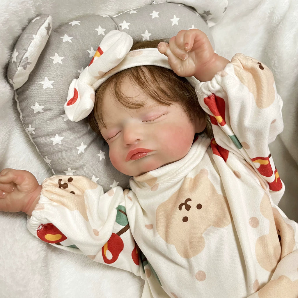 Lalka Reborn Rosie 48 cm – śpiące niemowlę z miękkim materiałowym korpusem