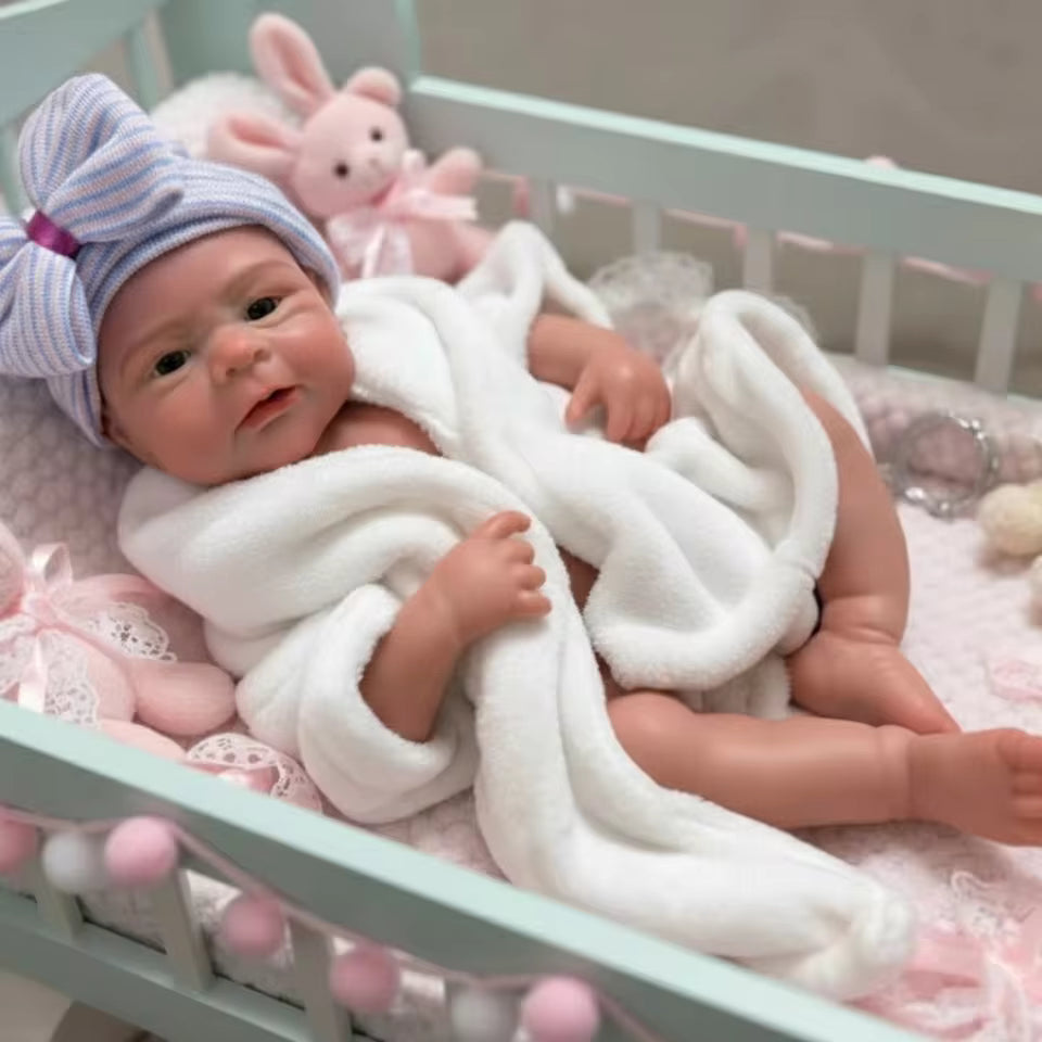 Lalka Reborn Elijah 44 cm – realistyczny chłopiec z miękkiego silikonu