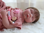 Lalka Reborn Mila 50 cm – realistyczne niemowlę z miękkim korpusem