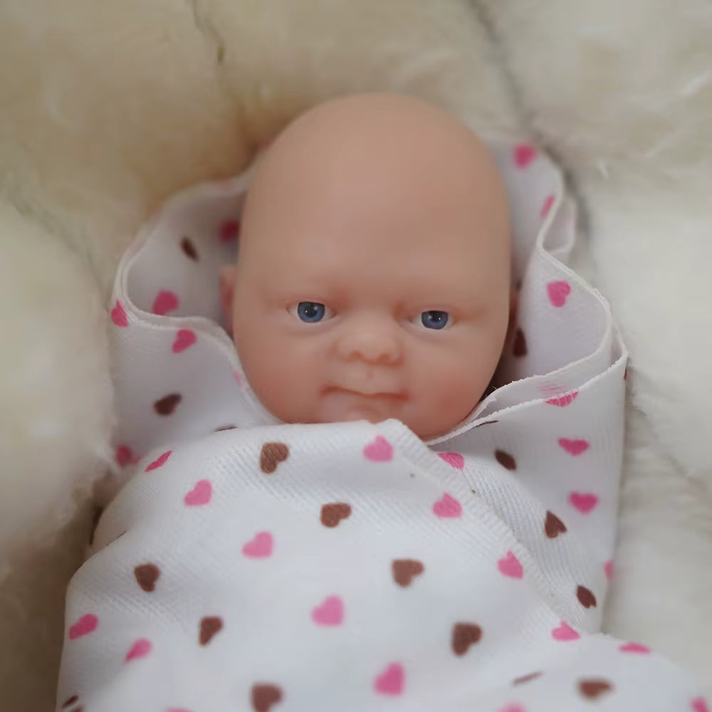 Mini Lalka Reborn Nellie 4,5 cala – silikonowa dziewczynka