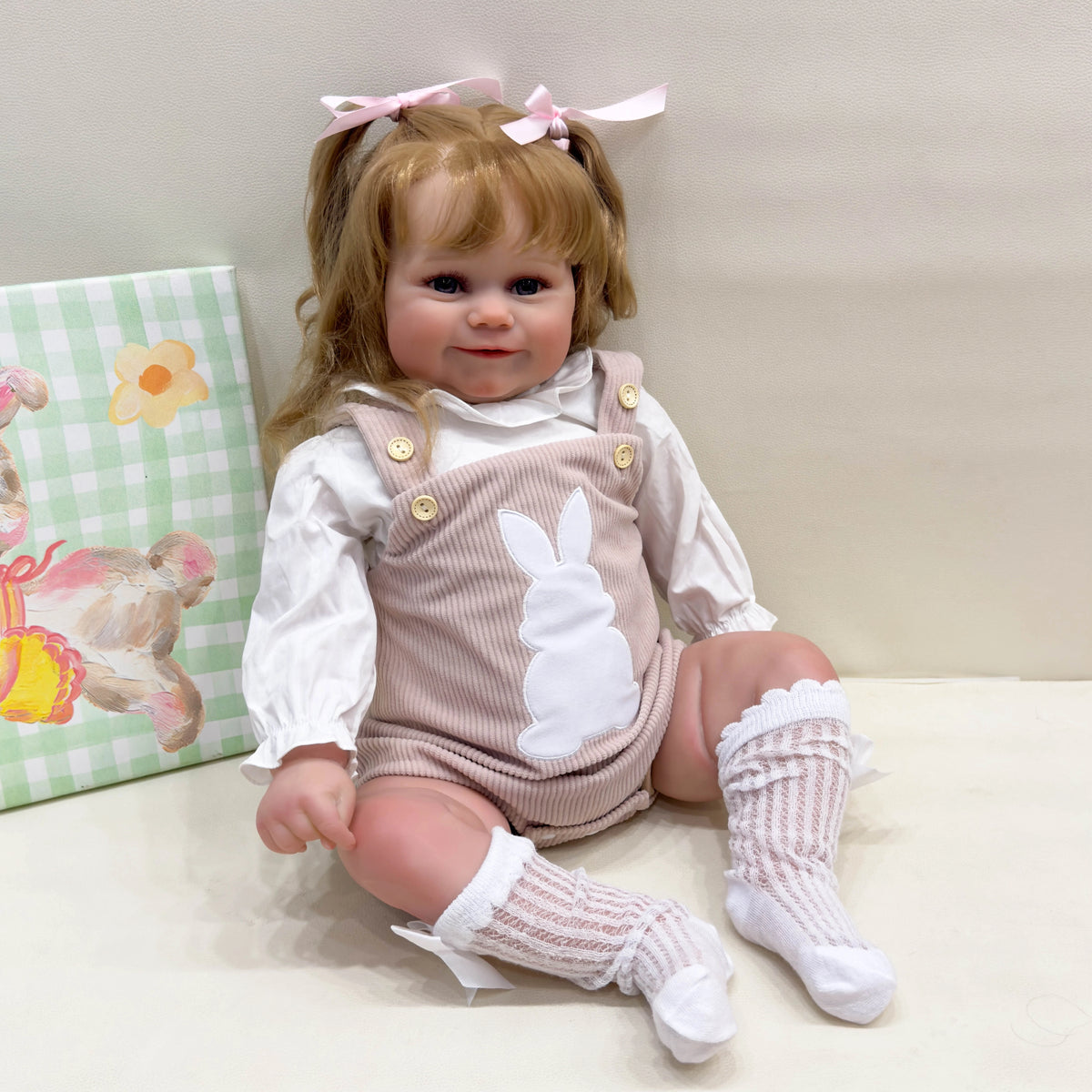 Lalka Reborn Maddie 60 cm – realistyczna dziewczynka z miękkim materiałowym korpusem