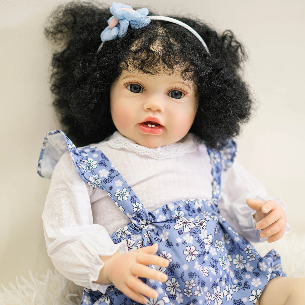 Lalka Reborn Lottie 60 cm – realistyczna lalka niemowlęca z miękkim korpusem